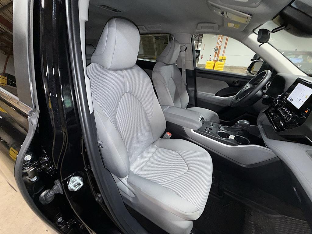 Thumbnail: 2024 Toyota Highlander - 10