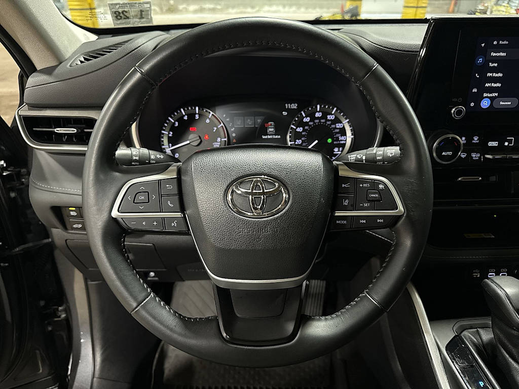 Thumbnail: 2023 Toyota Highlander - 2