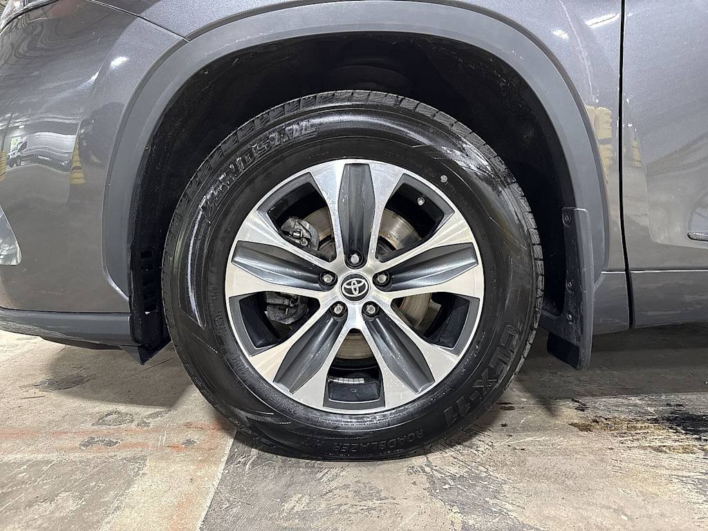 Thumbnail: 2023 Toyota Highlander - 7