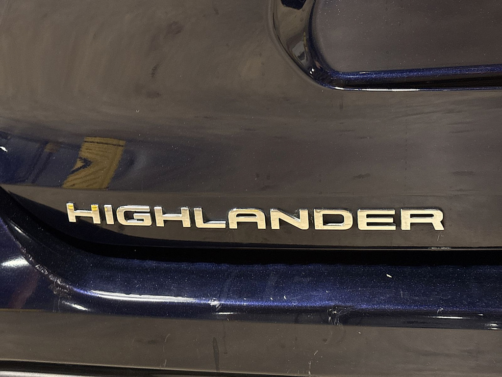 Thumbnail: 2023 Toyota Highlander - 6