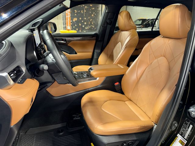 Thumbnail: 2023 Toyota Highlander - 10