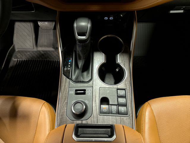 Thumbnail: 2023 Toyota Highlander - 14
