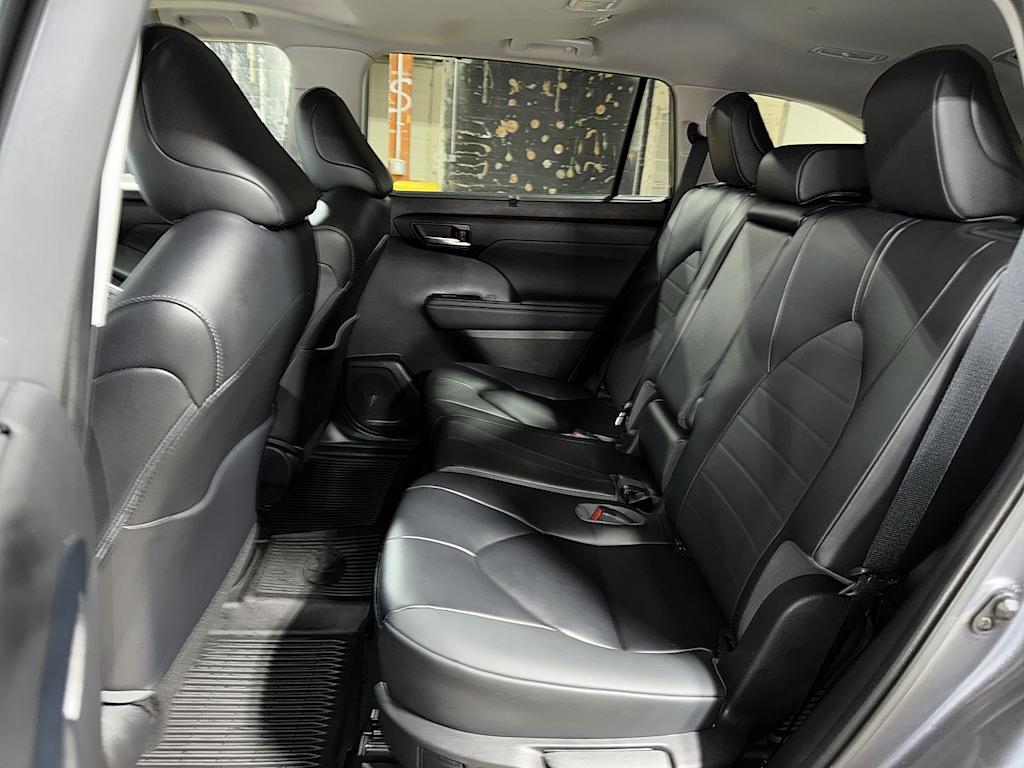 Thumbnail: 2023 Toyota Highlander - 12