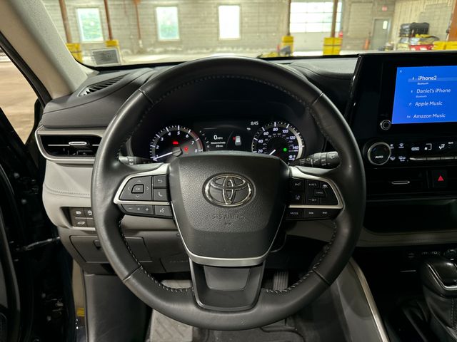 Thumbnail: 2024 Toyota Highlander - 2