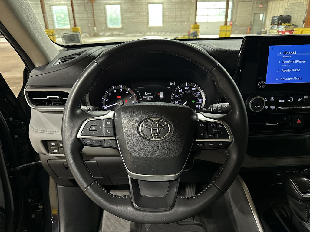 Thumbnail: 2024 Toyota Highlander - 2