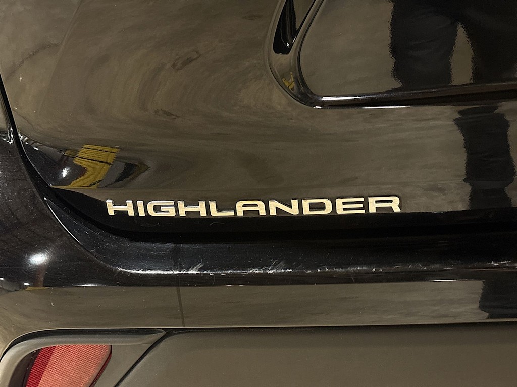 Thumbnail: 2024 Toyota Highlander - 6