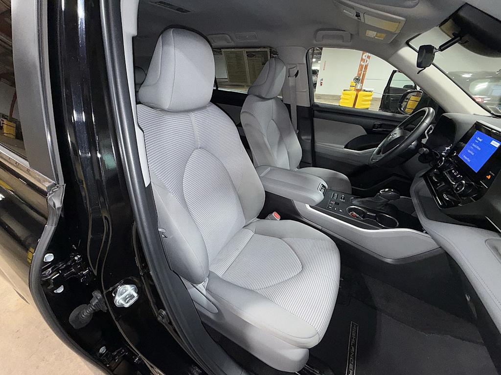 Thumbnail: 2024 Toyota Highlander - 11