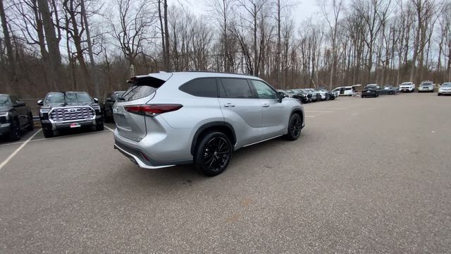 Thumbnail: 2025 Toyota Highlander - 17