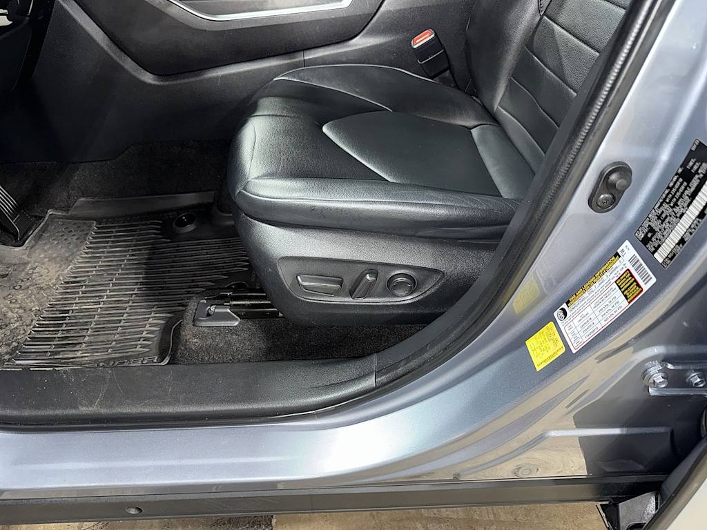 Thumbnail: 2023 Toyota Highlander - 28