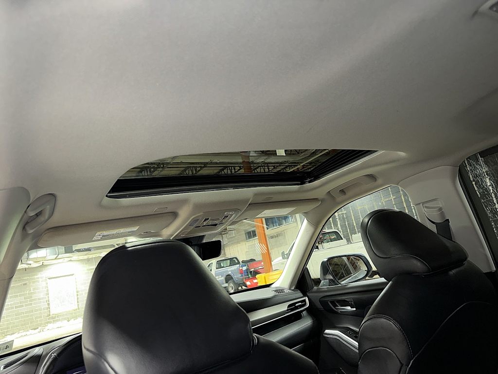 Thumbnail: 2023 Toyota Highlander - 29