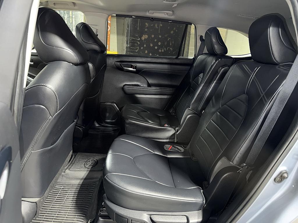 Thumbnail: 2023 Toyota Highlander - 12