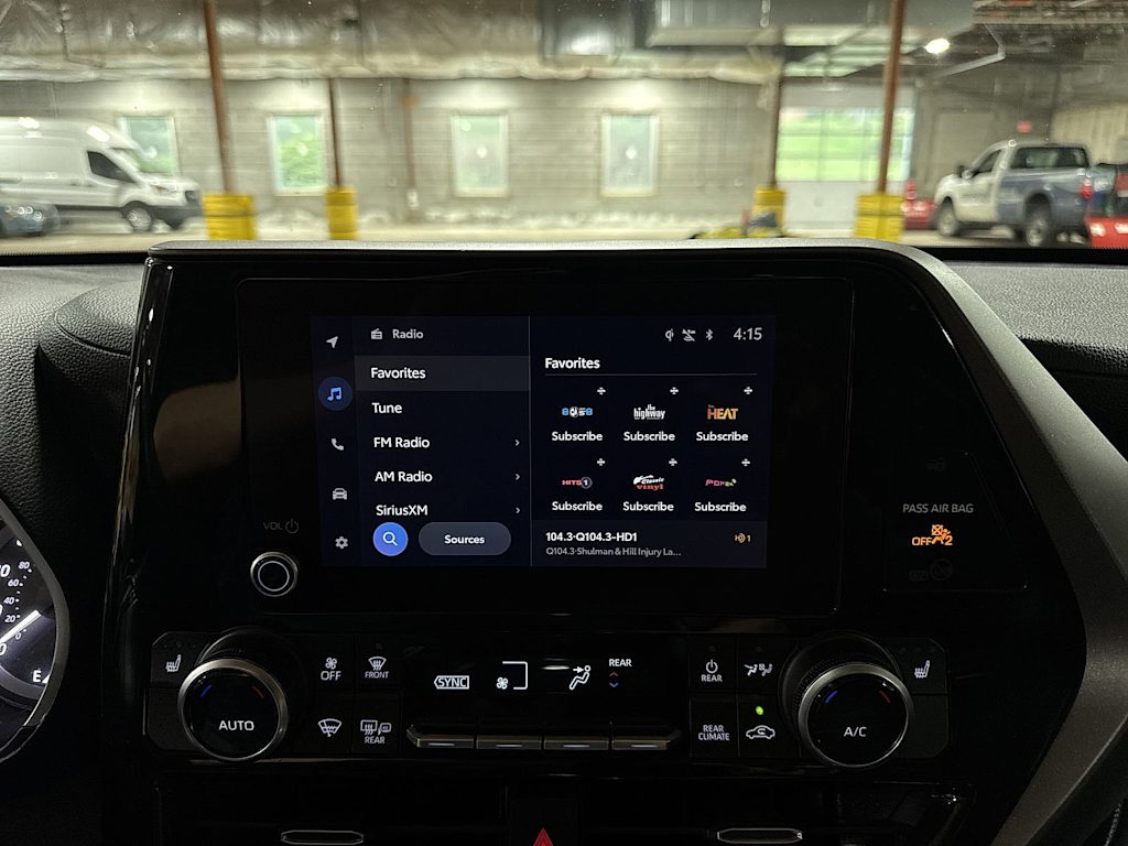 Thumbnail: 2023 Toyota Highlander - 13