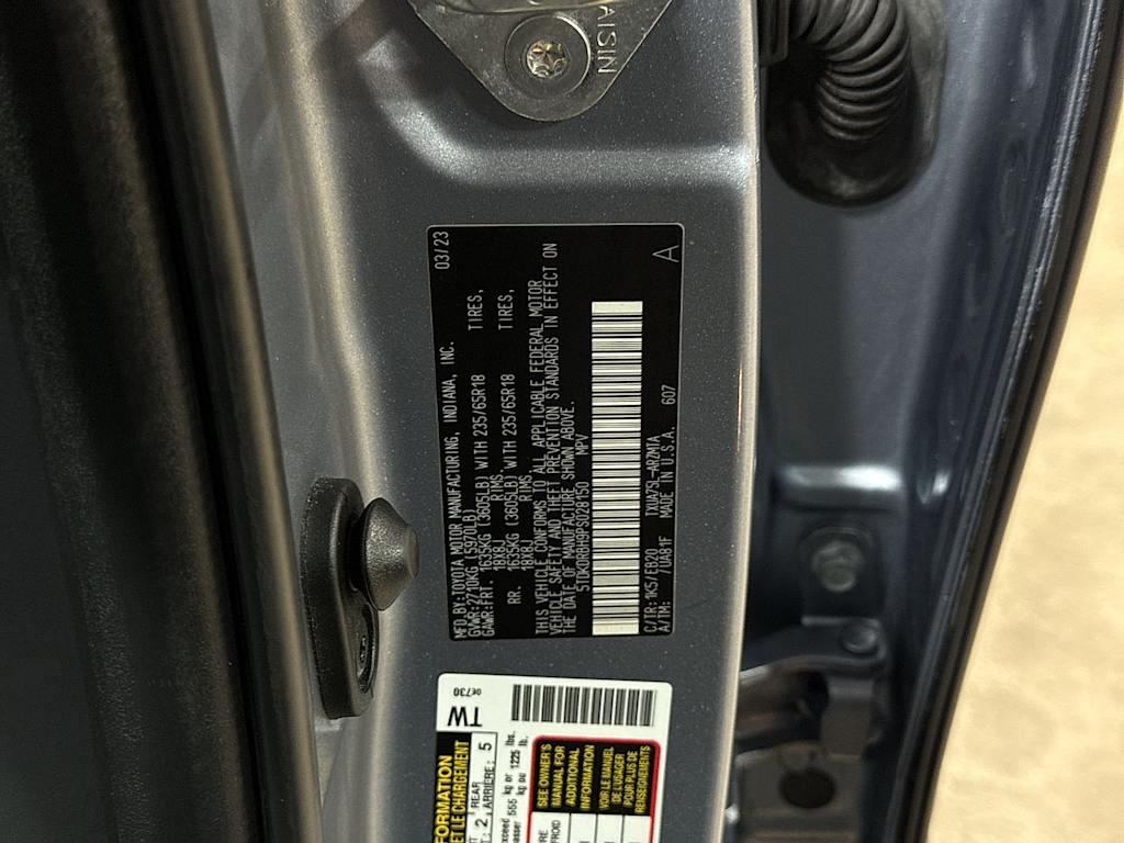 Thumbnail: 2023 Toyota Highlander - 24