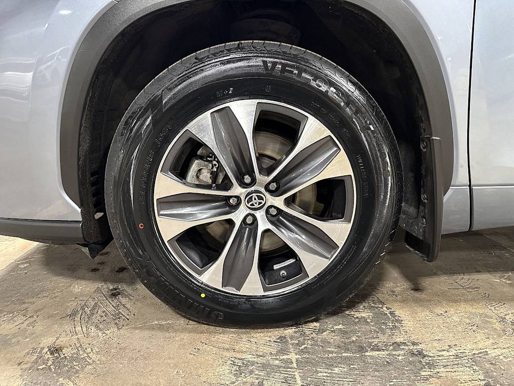 Thumbnail: 2023 Toyota Highlander - 7