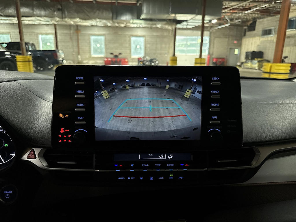 Thumbnail: 2022 Toyota Sienna - 28