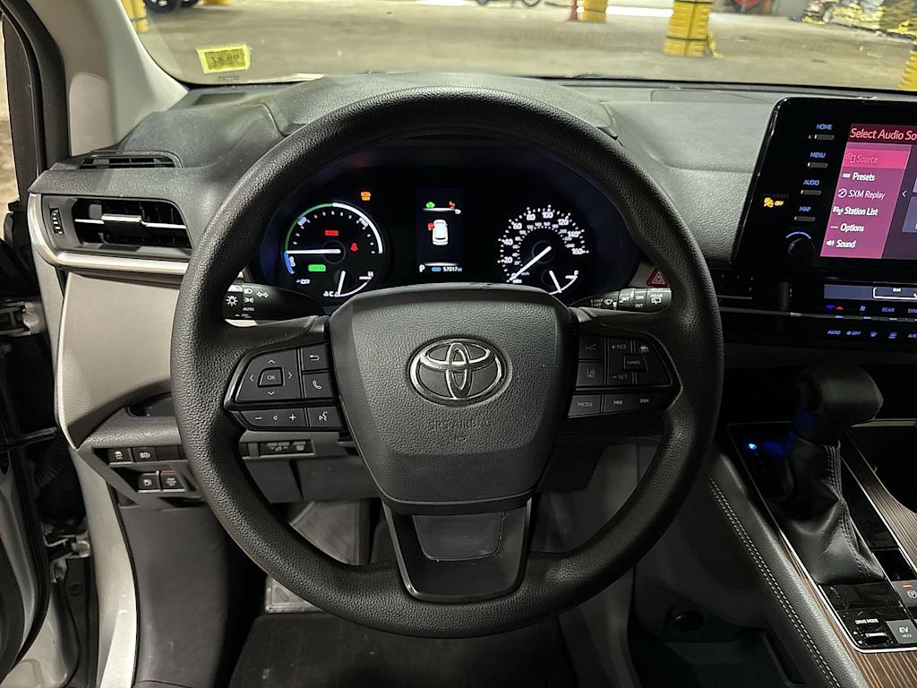 Thumbnail: 2022 Toyota Sienna - 2