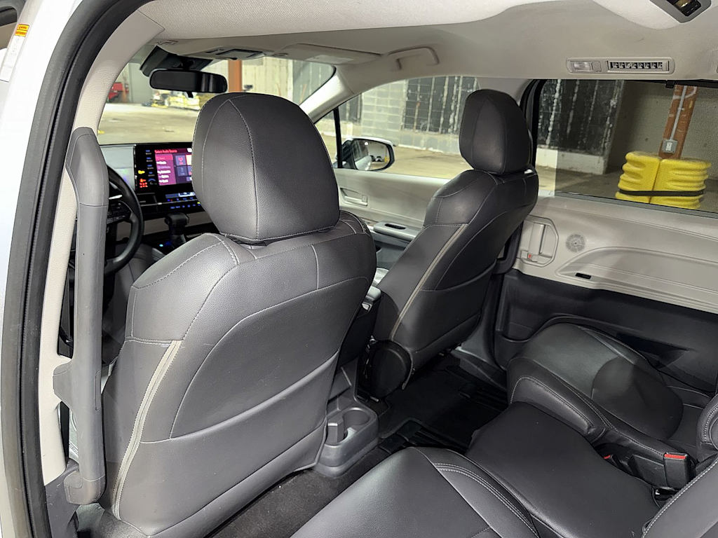 Thumbnail: 2022 Toyota Sienna - 30
