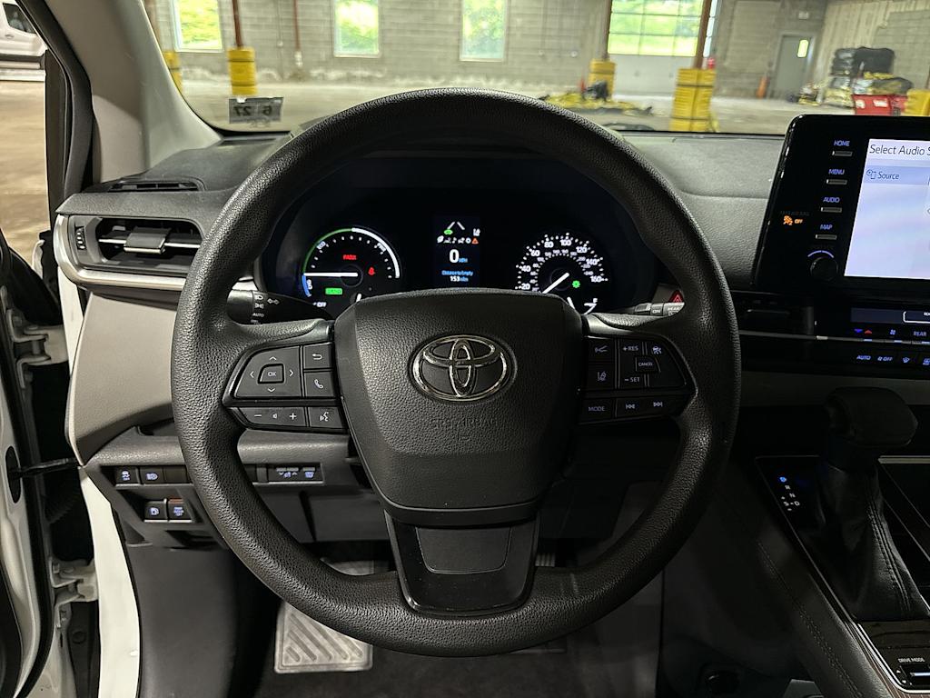 Thumbnail: 2022 Toyota Sienna - 2