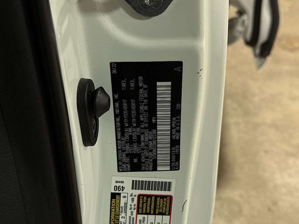 Thumbnail: 2022 Toyota Sienna - 22