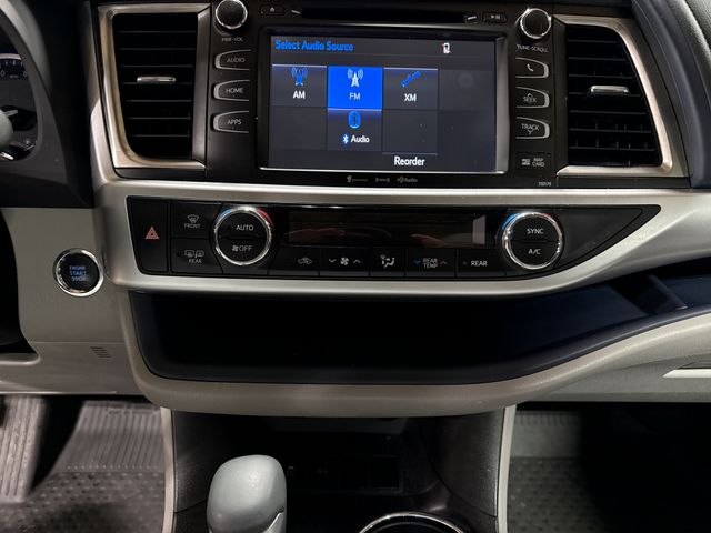 Thumbnail: 2017 Toyota Highlander - 25