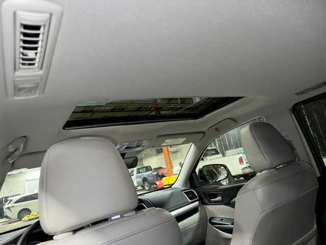 Thumbnail: 2017 Toyota Highlander - 28