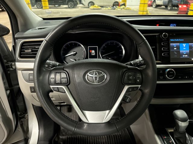 Thumbnail: 2017 Toyota Highlander - 2