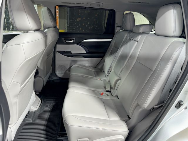 Thumbnail: 2017 Toyota Highlander - 11