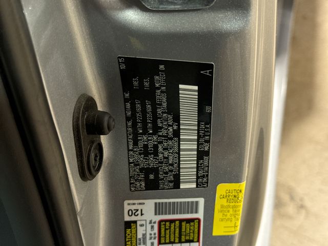 Thumbnail: 2015 Toyota Sienna - 16
