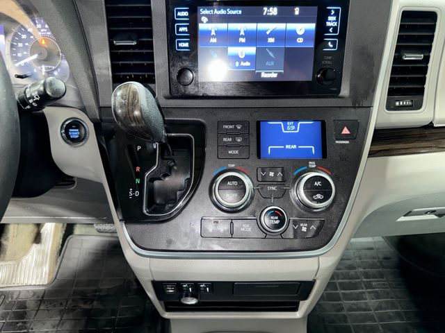 Thumbnail: 2015 Toyota Sienna - 24