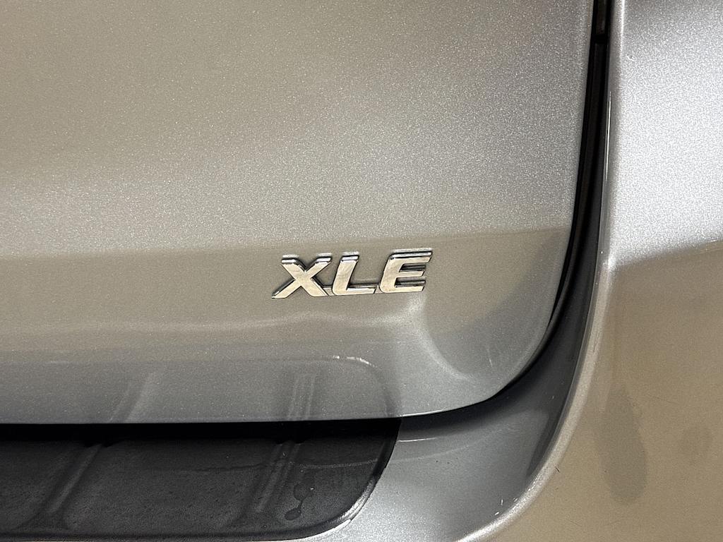 Thumbnail: 2015 Toyota Sienna - 31