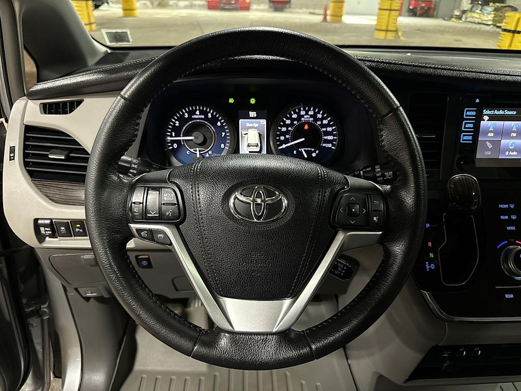 Thumbnail: 2015 Toyota Sienna - 2