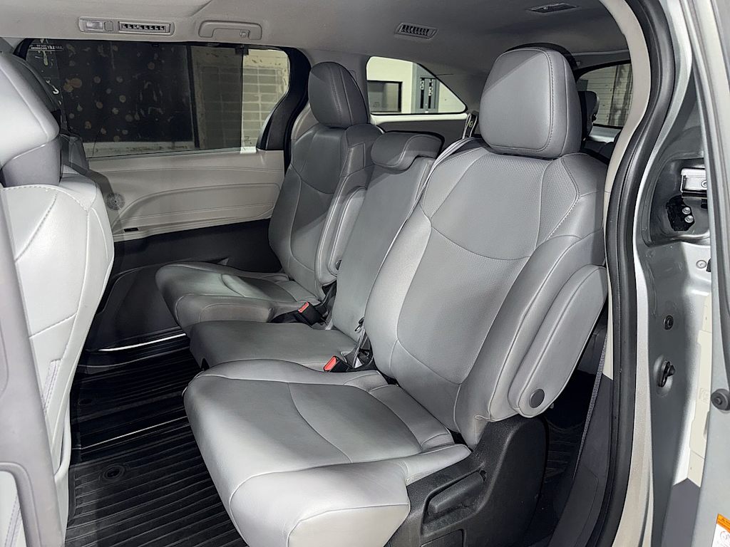 Thumbnail: 2023 Toyota Sienna - 10
