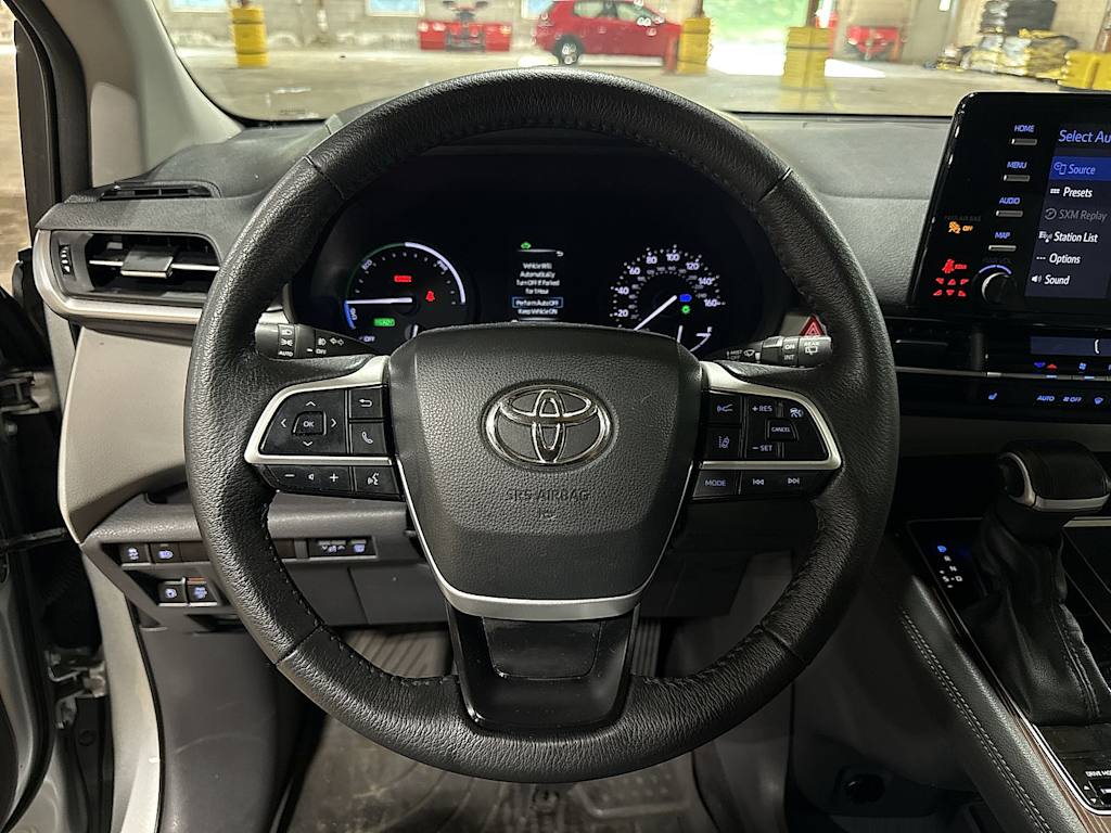 Thumbnail: 2023 Toyota Sienna - 2