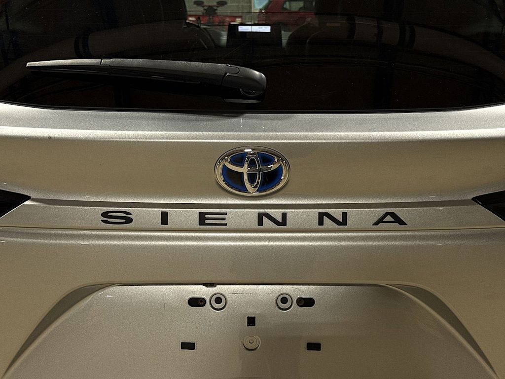 Thumbnail: 2023 Toyota Sienna - 5