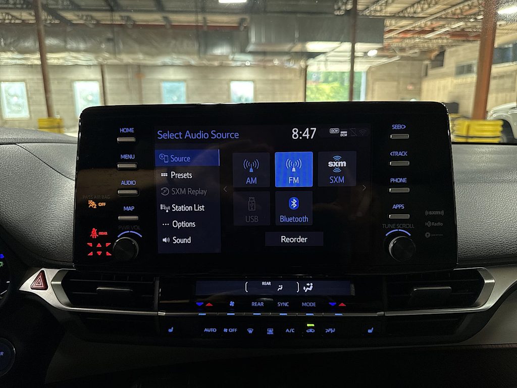 Thumbnail: 2023 Toyota Sienna - 24