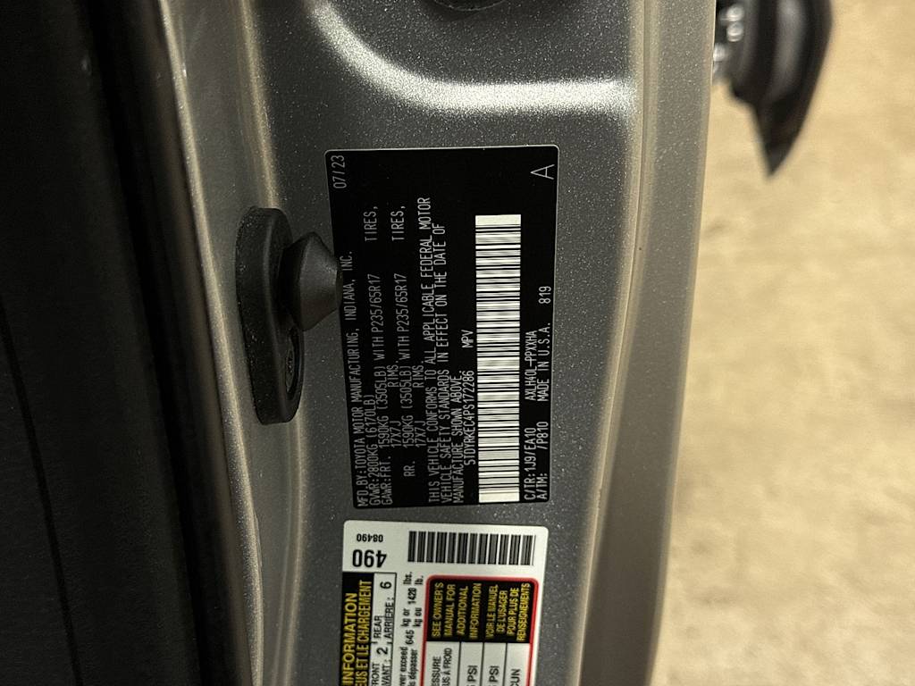 Thumbnail: 2023 Toyota Sienna - 16