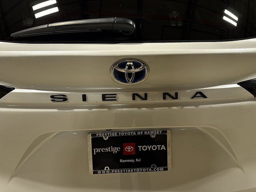 Thumbnail: 2024 Toyota Sienna - 5