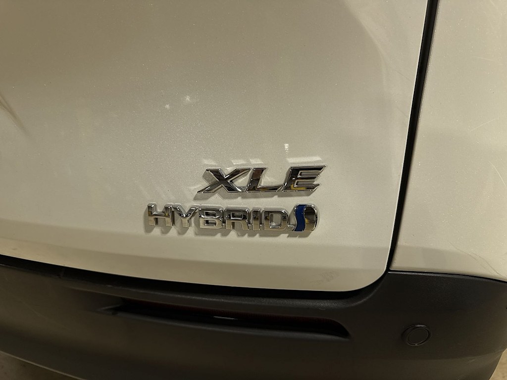 Thumbnail: 2024 Toyota Sienna - 29