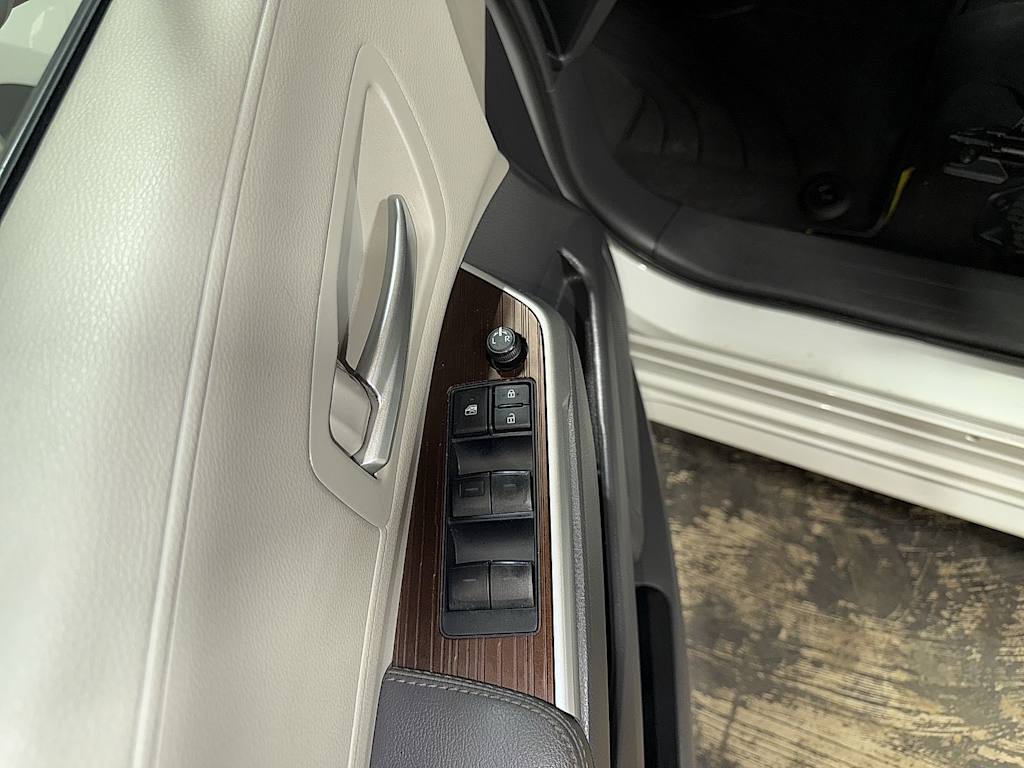 Thumbnail: 2024 Toyota Sienna - 25