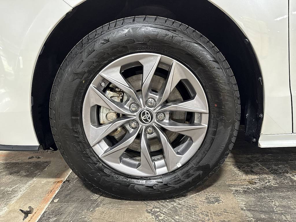 Thumbnail: 2024 Toyota Sienna - 6