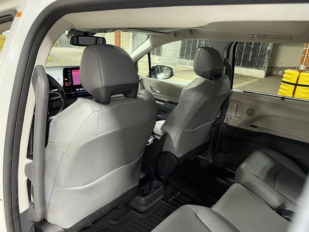 Thumbnail: 2024 Toyota Sienna - 30