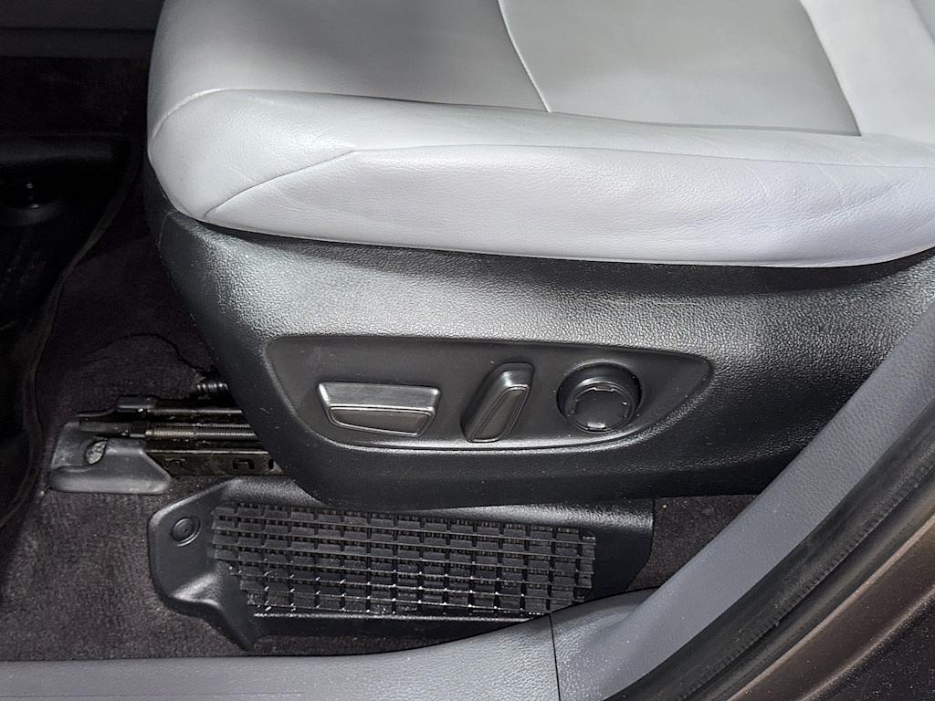 Thumbnail: 2022 Toyota Sienna - 27