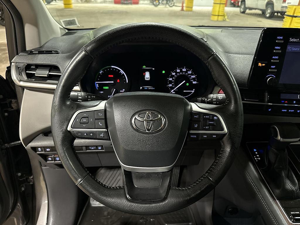 Thumbnail: 2022 Toyota Sienna - 2