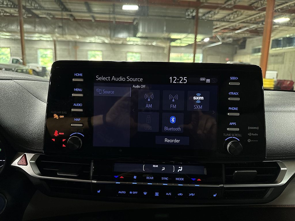Thumbnail: 2022 Toyota Sienna - 24