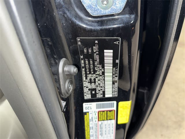2017 Toyota Sienna XLE 21