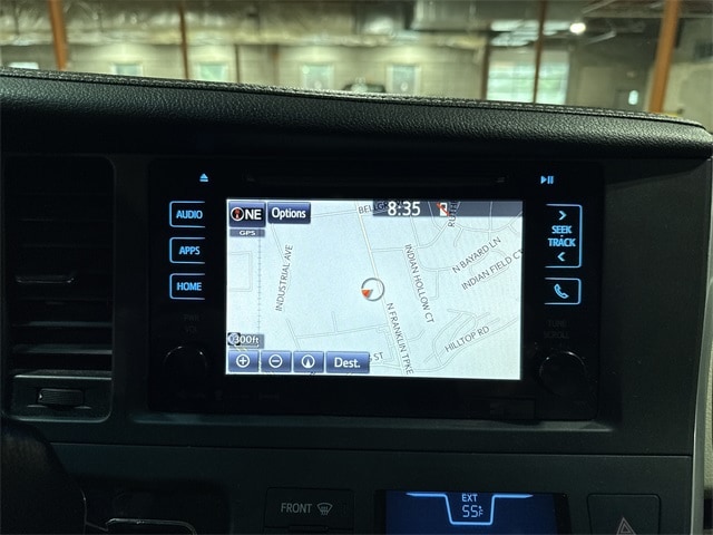 2017 Toyota Sienna XLE 12