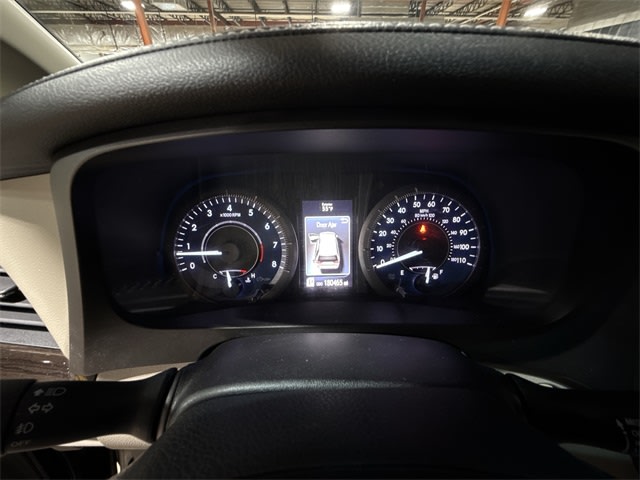 2017 Toyota Sienna XLE 32