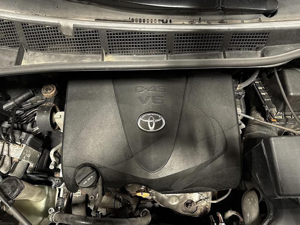 Thumbnail: 2018 Toyota Sienna - 8