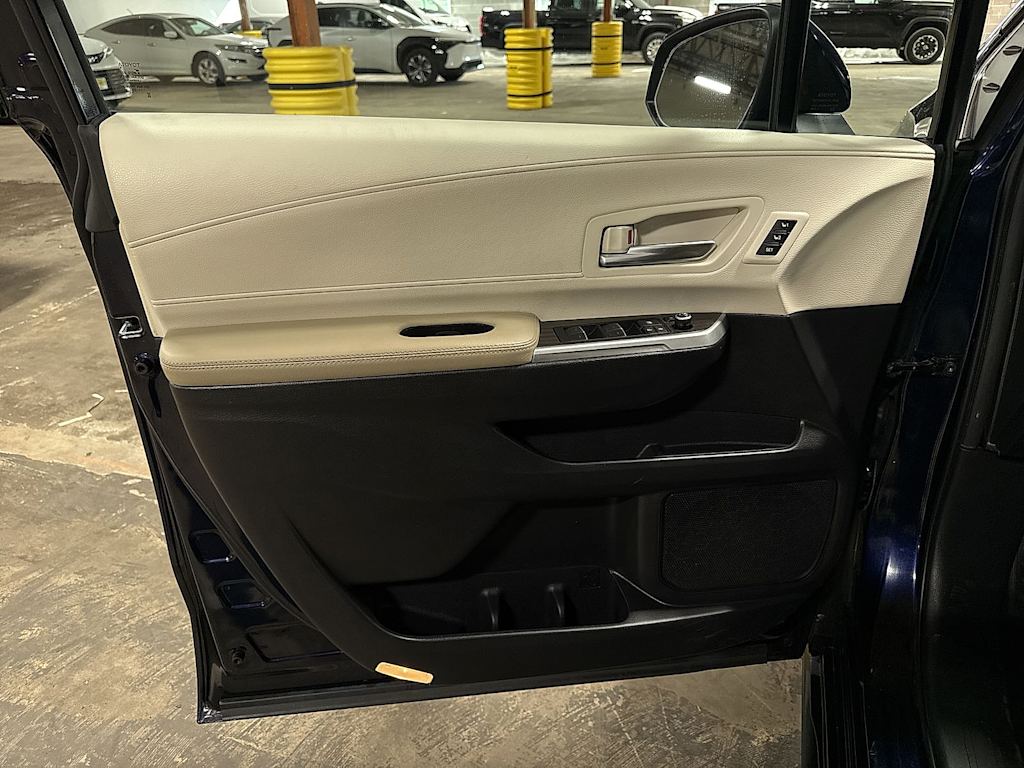 Thumbnail: 2023 Toyota Sienna - 34
