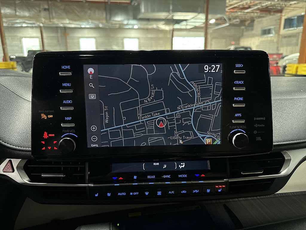 Thumbnail: 2023 Toyota Sienna - 12